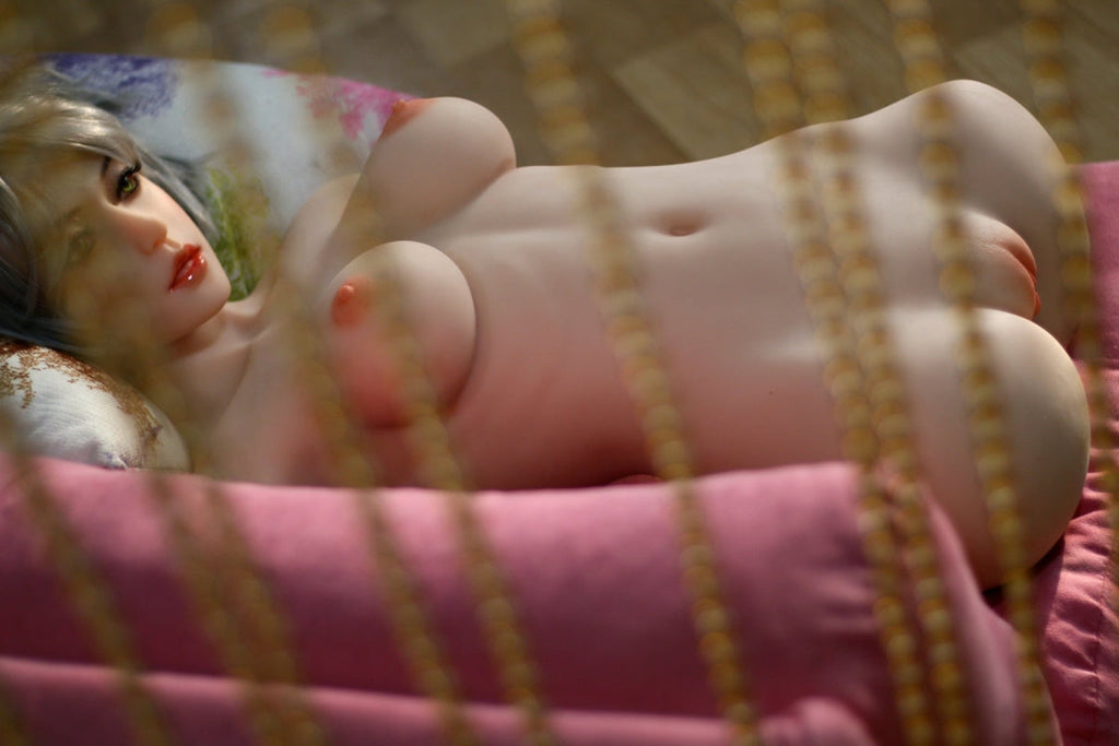 82 cm (2'7") - A-Körbchen-Oberkörper